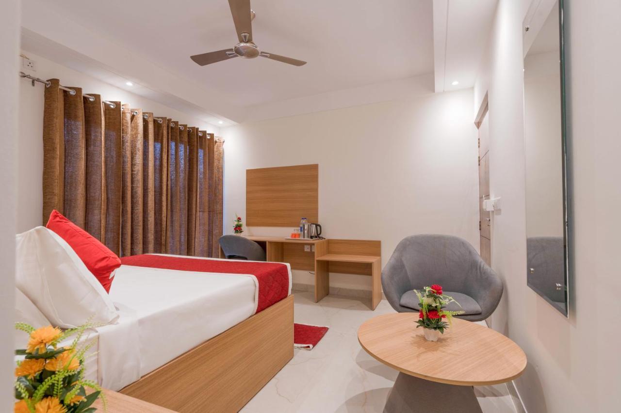 Octave Nirvana Suites Gurgaon Buitenkant foto