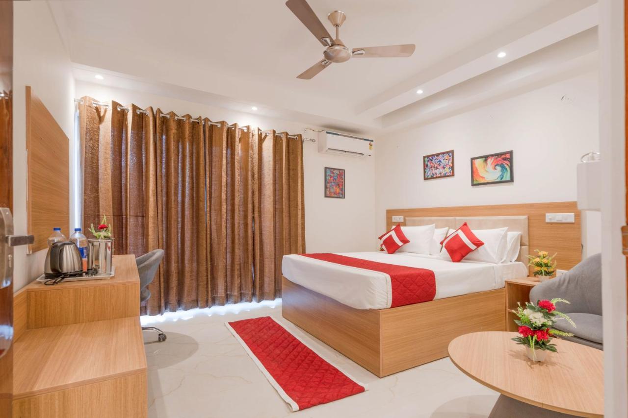 Octave Nirvana Suites Gurgaon Buitenkant foto