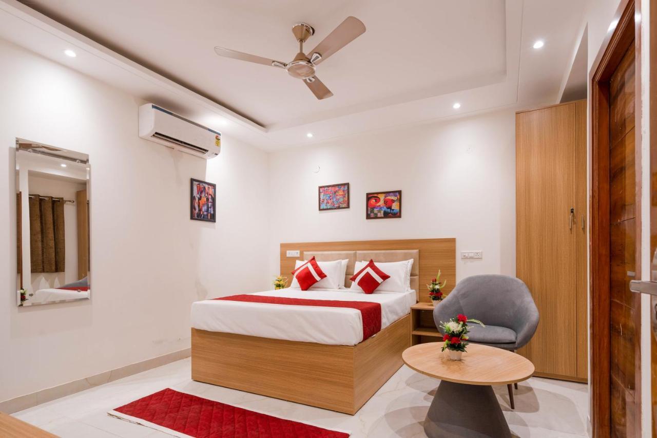 Octave Nirvana Suites Gurgaon Buitenkant foto