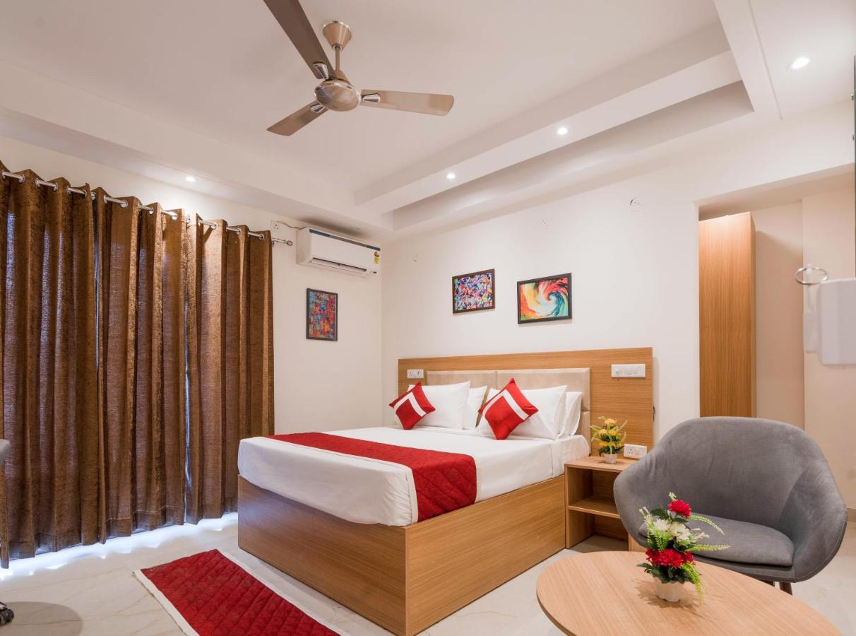 Octave Nirvana Suites Gurgaon Buitenkant foto